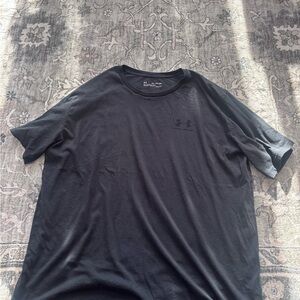 Under Armour Men's Charcoal Tee